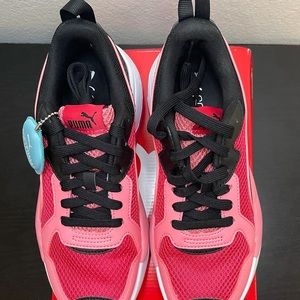 Womens size 9 puma x ray glitch sneakers